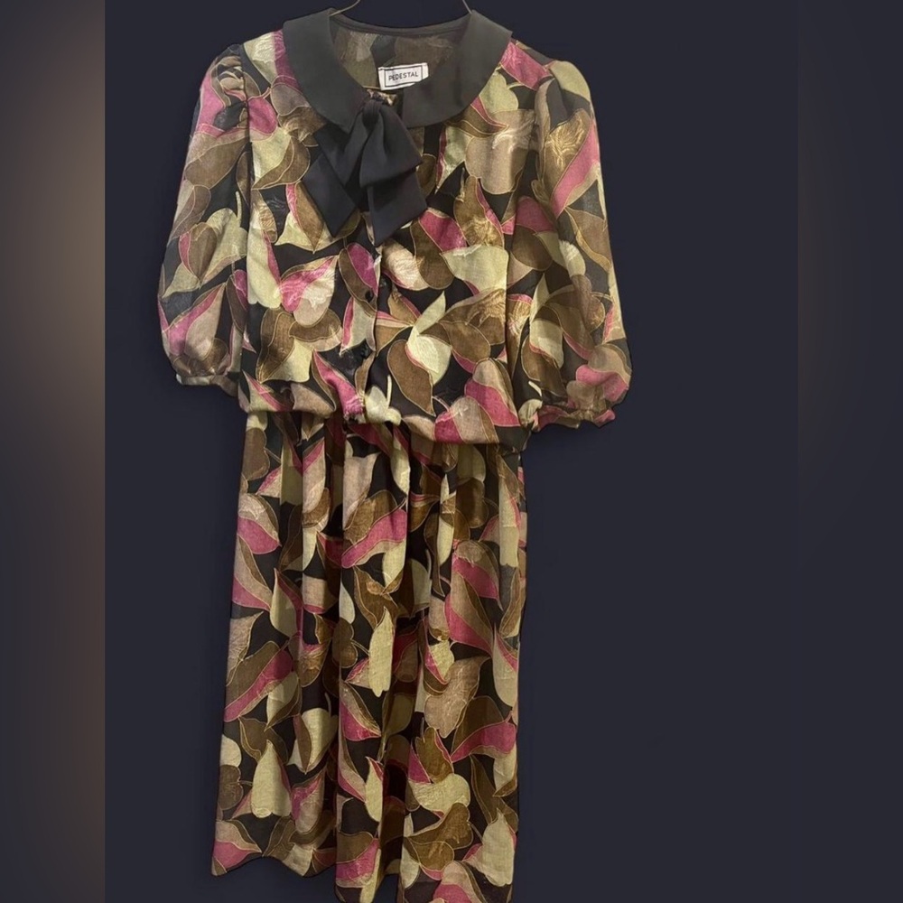 Pedestal Size 8 1980s Dress